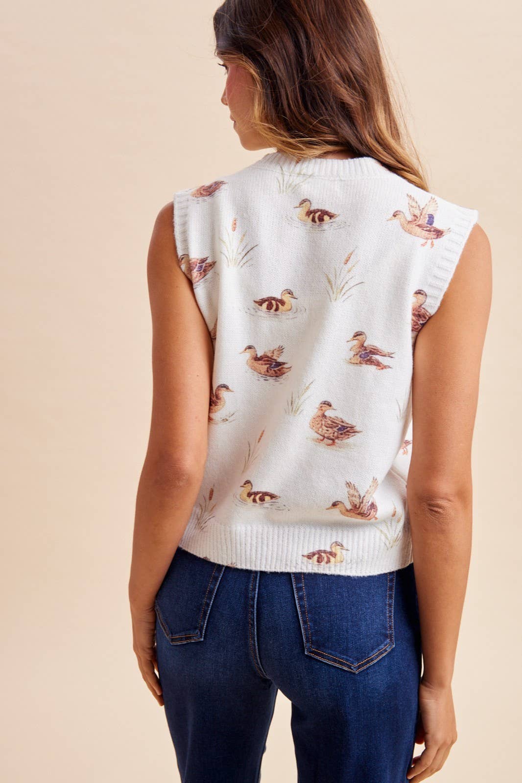 Mallrad Print Button Down Sweater Vest: IVORY