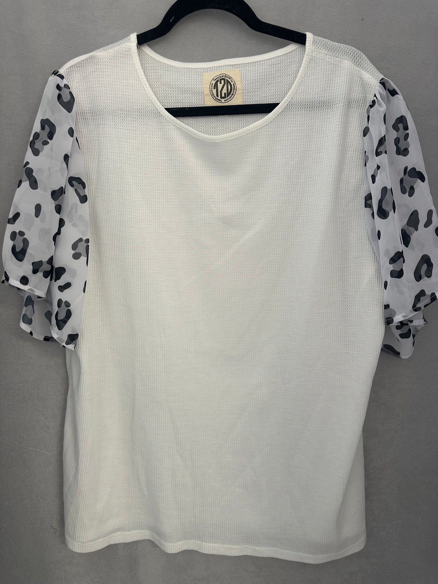 White Leopard Flow Sleeve
