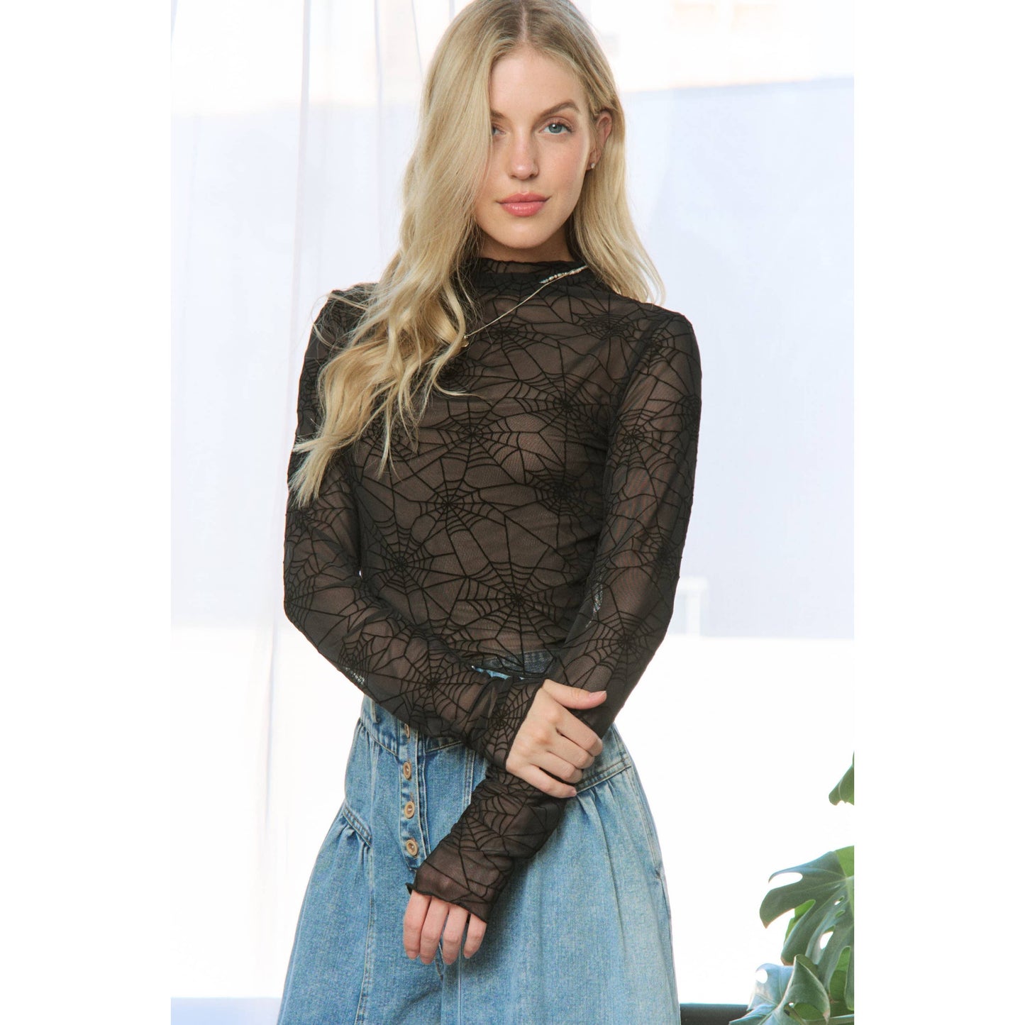 PLUS CROPPED SPIDER PATTERN BURNOUT MESH LONG SLEEVE TOP: Black