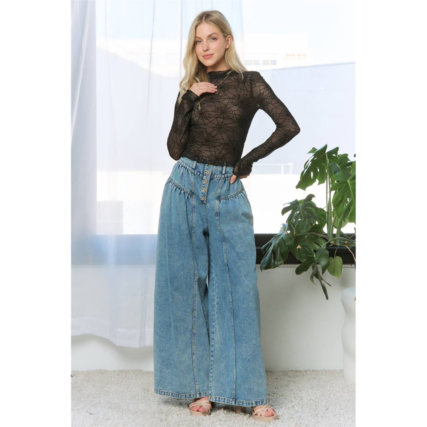 PLUS CROPPED SPIDER PATTERN BURNOUT MESH LONG SLEEVE TOP: Black