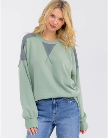 Contrast Shoulder V Stitch Pullover Top