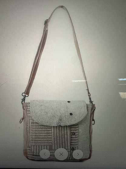 Edge Flap Shoulder Myra Bag