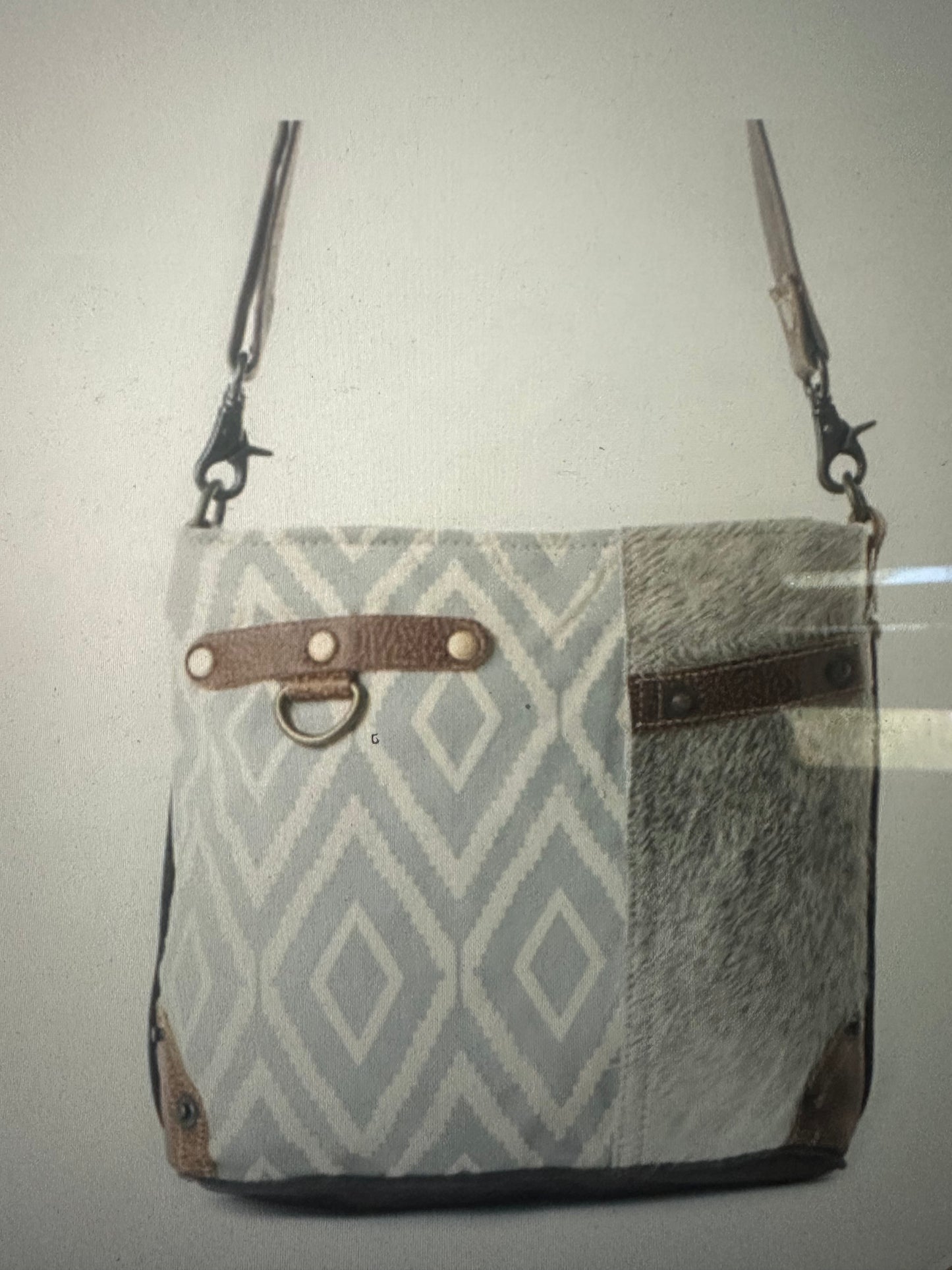 Washed-Out Side Pocket Shoulder Myra Bag