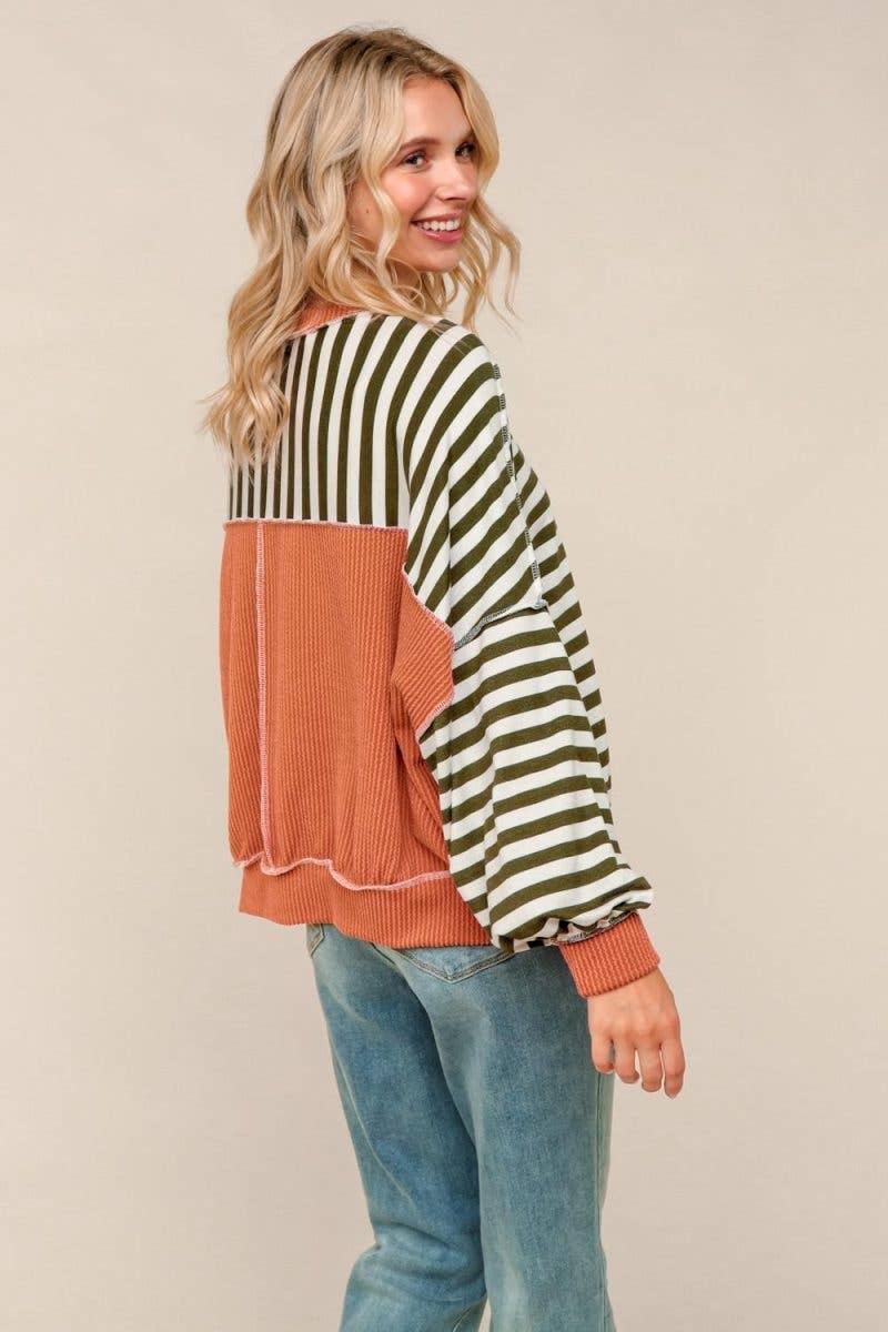 Crew Neck Loose Fit Stripe Pullover Knit Top: OLIVE/RUST
